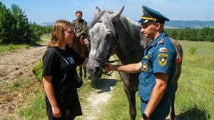 В пожароопасный сезон на страже лесов Севастополя конные казачьи дружины и мотогруппа МЧС России