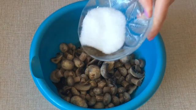 Рецепт вкусного маринада для грибов / маринуем шампиньоны смотреть онлайн