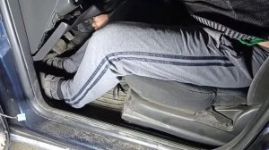 #RAZNOBOY Как снять пластик торпедо который закрывает блок предохранителей Ford Focus 1 седан