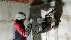 Алмазное бурение (сверление) под канализационную трубу.