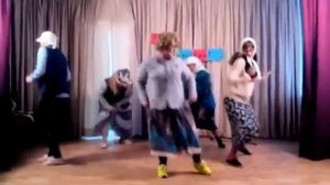 Художественная самодеятельность. Танец "Крутые старушки"