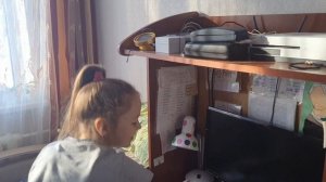 «Сберегайте электроэнергию!» – Алюшенко Марина 12 лет, Алюшенко Ульяна 9 лет.