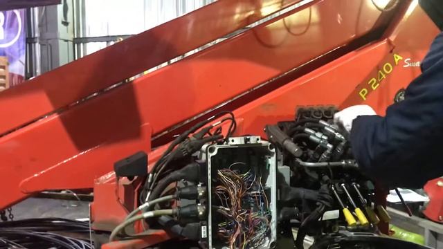 Тяжелый ремонт автовышки PALFINGER P240A в Москве смотреть онлайн