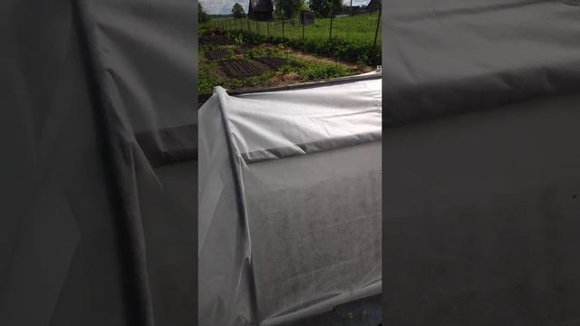 Парник из труб ПНД , модернизация спанбонда / Greenhouse of HDPE pipes, spunbond modernization смотреть онлайн
