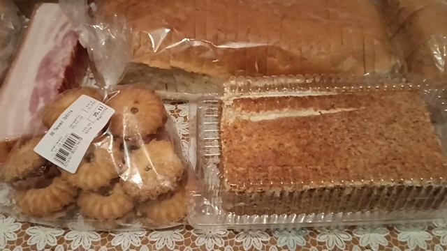 Розпакування смачненьких покупок