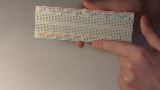 КАК ПОЛЬЗОВАТЬСЯ МАКЕТНОЙ ПЛАТОЙ (BREADBOARD) [Для Ардуино] смотреть онлайн