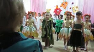 Дети поют песню на немецком языке!!!