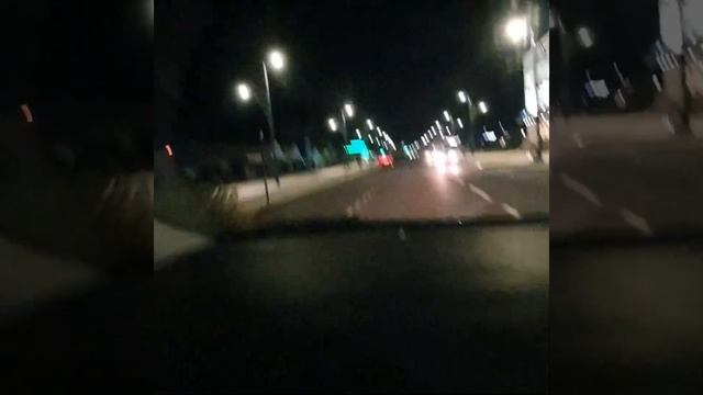 Англия.Город Грейт Ярмут.Вечер,моря не видно,людей мало,ОСЕНЬ))))) смотреть онлайн