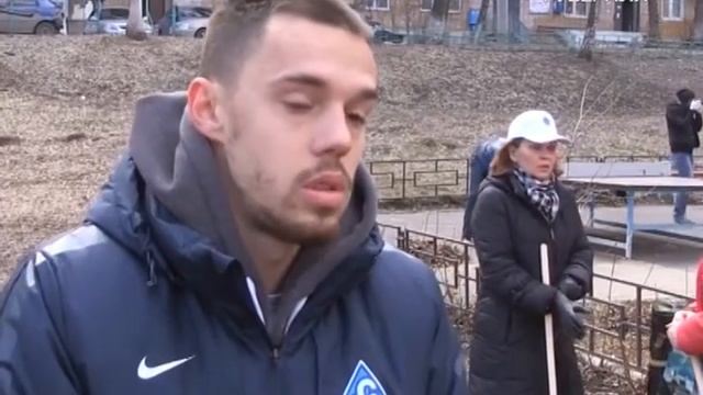 Футболисты ФК “Крылья Советов” вышли на общегородской субботник смотреть онлайн