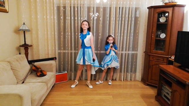 Эйлин и Айя Вертман - В тени пальмы звучит скрипка-איילין ואיה ורטמן - צל עץ תמר смотреть онлайн