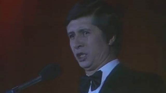 «Выстрадай, Чили», стихи Бориса Брусникова, музыка Игоря Лученка, поёт Виктор Вуячич