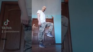 ЯГОДА МАЛИНКА ХАБИБ УЧИМ ПРОСТОЙ ТАНЕЦ НОГАМИ ШАФФЛ ИЗ ТИК ТОК ТАНЦЫ ПОД МУЗЫКУ.