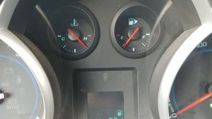 Шевроле Круз. Прыгает стрелка температуры - стою на месте.