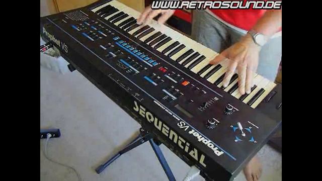Sequential Circuits Prophet VS Vector Synthesizer (1986) смотреть онлайн