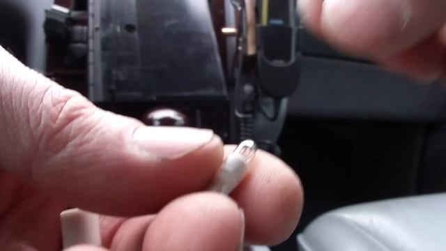 Замена лампы на климат-контроле Mercedes W210 climate control light bulb replacement смотреть онлайн