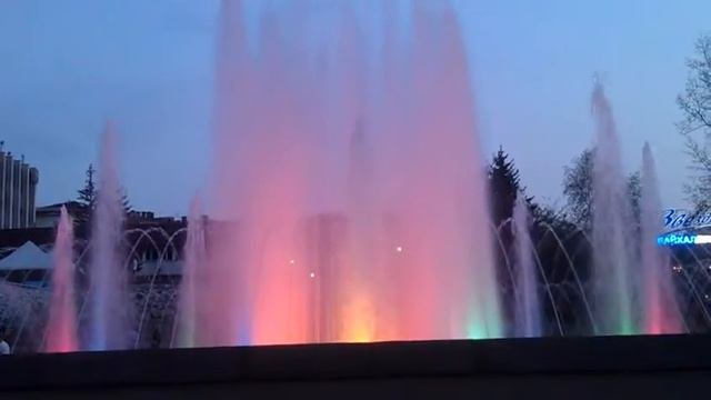 Цветной фонтан в Иркутске около Панорамы