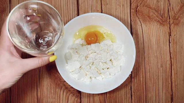 ТВОРОЖНАЯ ЗАПЕКАНКА БЕЗ МУКИ . Очень нежная и вкусная , тает во рту .
