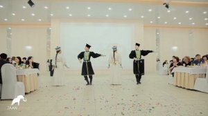 Калмыцкие народные танцы. "Тавшур". Народный ансамбль "Хадрис" на канале ZaanOnline