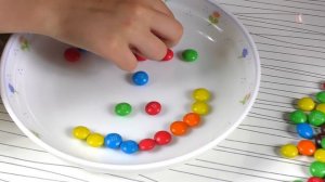 VLOG 2017 M&M's EXPERIMENT ОПЫТ Эксперимент с конфетами И ВОДОЙ своими РУками