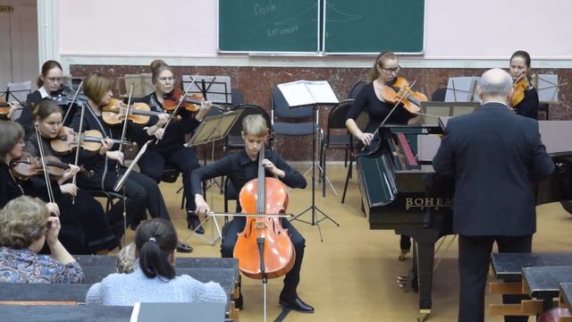 Концерт для виолончели с оркестром, Бах до минор, 2 и 3 части, исполняет Аркадий Яковлев