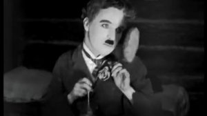 Charlie Chaplin - Gold Rush Rolls Dance (Table Ballet)