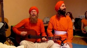 Мощный киртан от дады Садананды