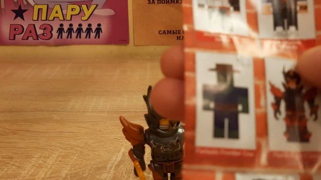 Обзор фигурок роблокс Teasim,Flame Guard General (не оригинал) смотреть онлайн