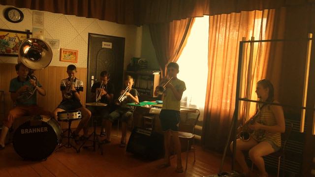 167 Trombone in the City смотреть онлайн