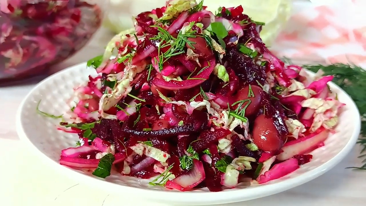 Салат с  красной ФАСОЛЬЮ и ПЕКИНСКОЙ КАПУСТЫ. Вкусный рецепт из простых продуктов!