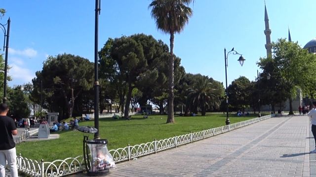 Прогулка | Площадь Султанахмед (Sultanahmet Meydanı) - Место Трёх Святынь смотреть онлайн