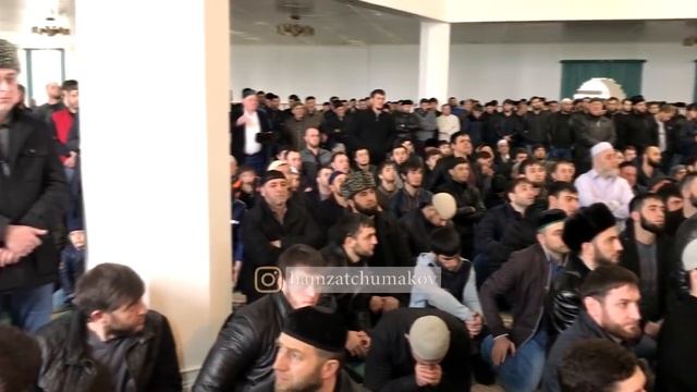 Обращение прихожан к шейху Хамзату Чумакову,после объявления об уходе с должности Имама (23.03.18). смотреть онлайн