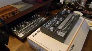 Behringer RD-6-BK Unboxing