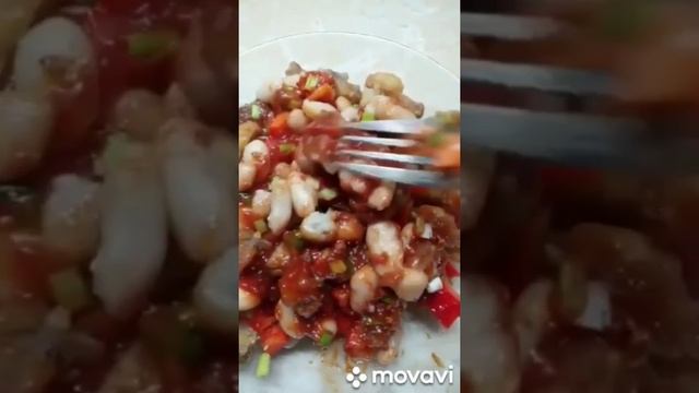 Салат с куриной грудкой.