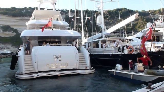 Manoeuvre du Manifiq George Town (Panasonic Lumix DMC-ZS10/DMC-TZ20) à Bonifacio смотреть онлайн