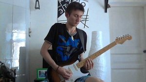 Развитие скорости игры на гитаре.