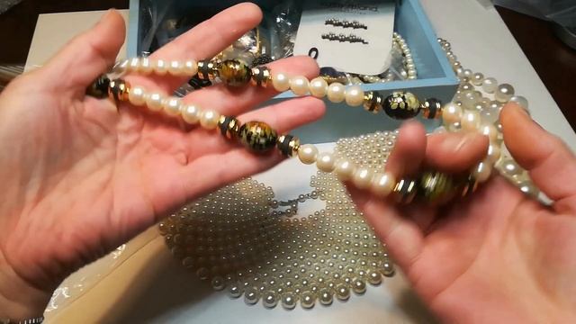 Новая Распаковка посылки из США. 7 кг. 1-й Лот Bинтажной бижутерии. смотреть онлайн