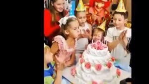 Копия видео "С ДНЕМ РОЖДЕНИЯ, И Я, И Я, И Я ПОЗДРАВЛЯЮ ТЕБЯ"
