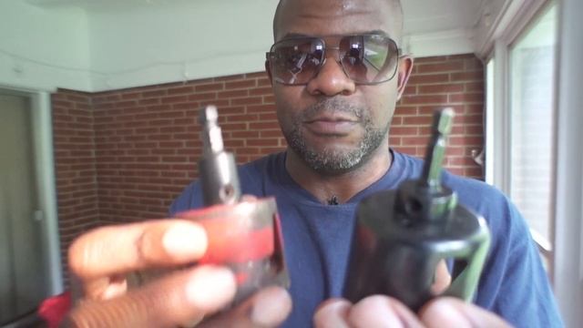 How to Attach a Hole Saw to a Drill смотреть онлайн