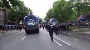 Гамбургская полиция разгоняет демонстрацию на G20