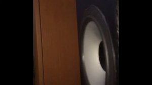 ТАК РАБОТАЮТ ДИНАМИКИ  monitor audio bronze, НА ЗАМЕДЛЕННОЙ СЪЕМКЕ