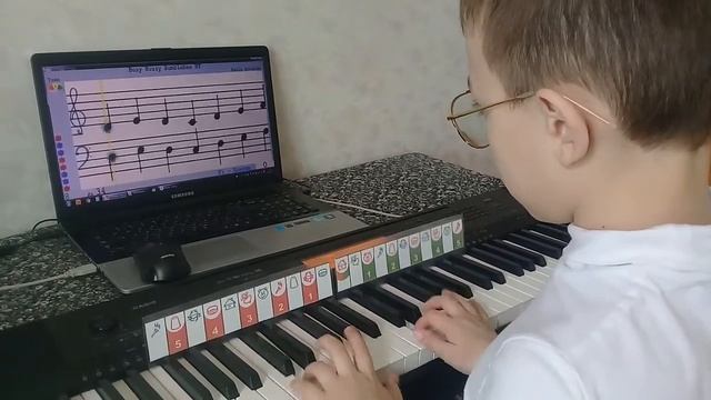 ЧСЛ Жужжит шмель Клара Хастингс смотреть онлайн