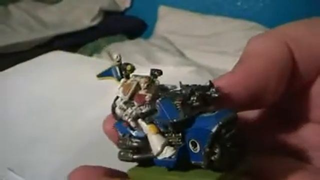 Space Marine Apothecary on Bike смотреть онлайн