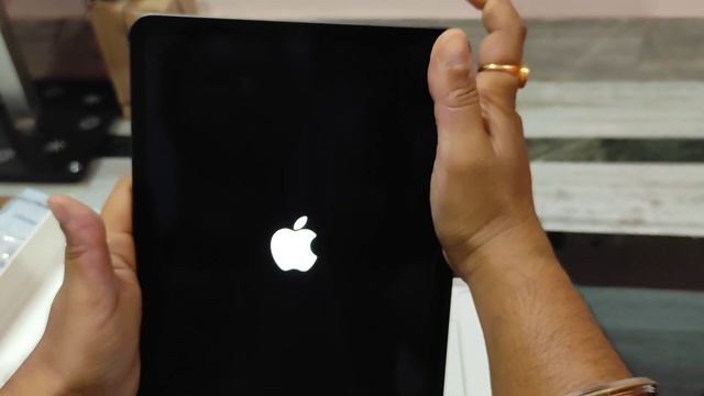ipad Pro 11" inch (2021) Apple M1 Chip, 128GB, Dual Camera & More  Unboxing and Review
