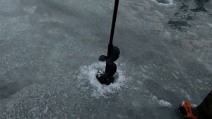 У кого какой бур обошел всех рыбаков и узнал кто чем пользуется на Зимней рыбалке