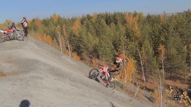 УРАЛАСБЕСТ территория эндуро. Forbidden enduro on pitbikes. смотреть онлайн