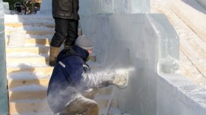 Строительство ледового городка. На Курантах 2018г