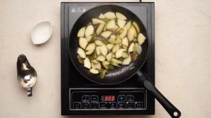 Сладкая груша с камамбером