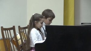 Карлсон. Весняк. Ансамбль: Лиза 2 класс и Андрей 4 класс.