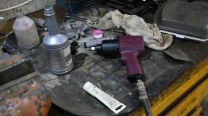 ударный гайковерт THORVIK AIW12122