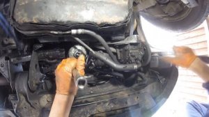 Chrysler Voyager 2.8 crd fuel filter replacement / Замена топливного фильтра Chrysler Voyager 2.8